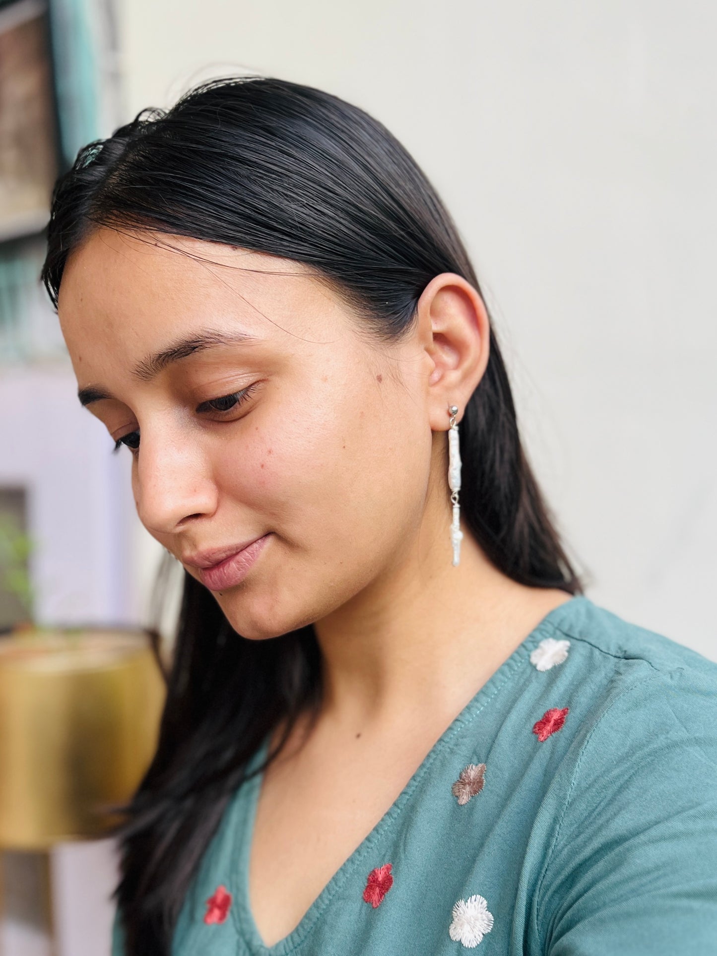 The long Biwa Pearl Earrings