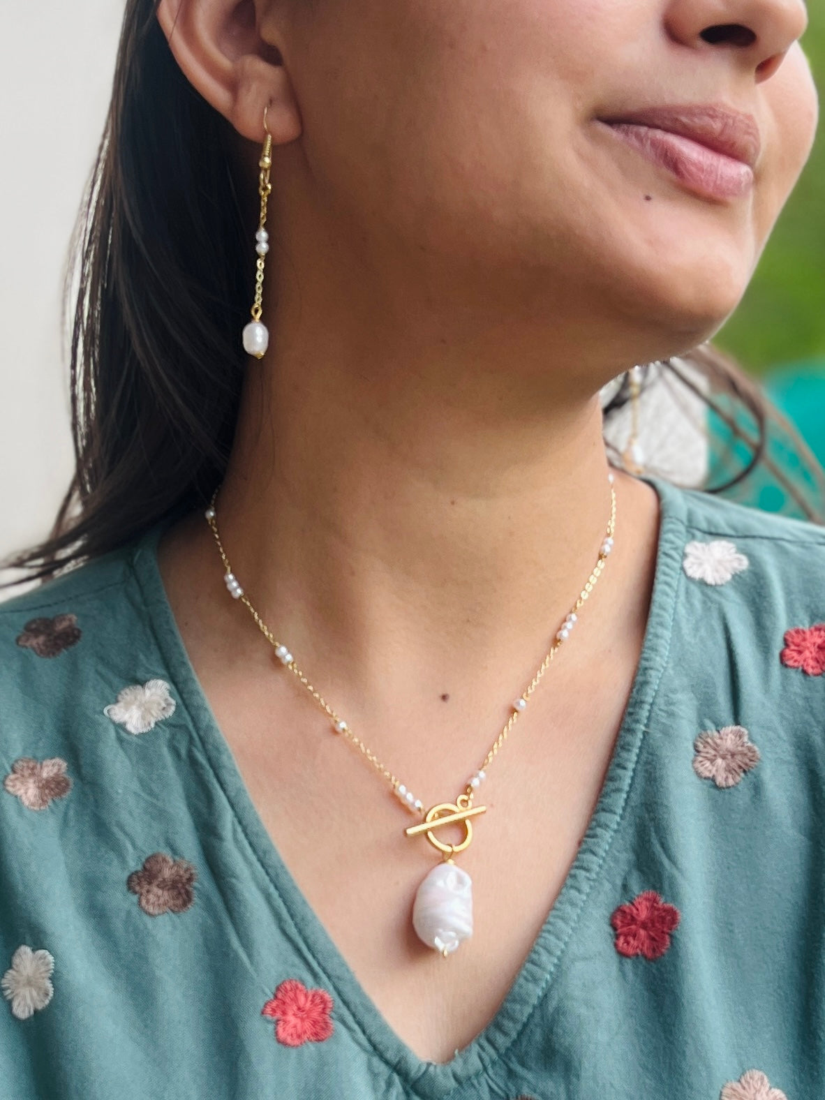 Clasp Baroque Pearl Necklace