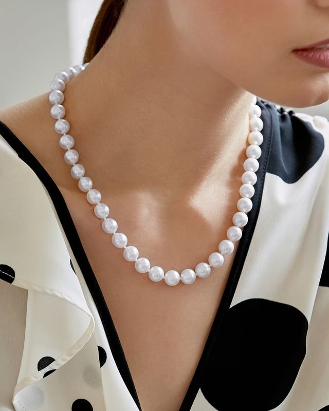 The Statement Pearl Necklace