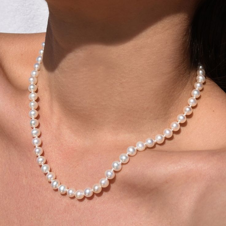 Iconic Freshwater Pearl Jewelry Set (Necklace, Earrings, Bracelet)