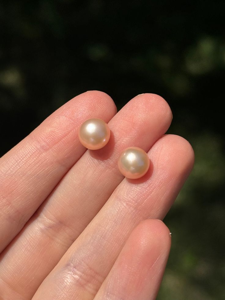 What are Freshwater Pearls?