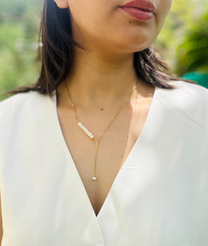 Glide Pearl Necklace