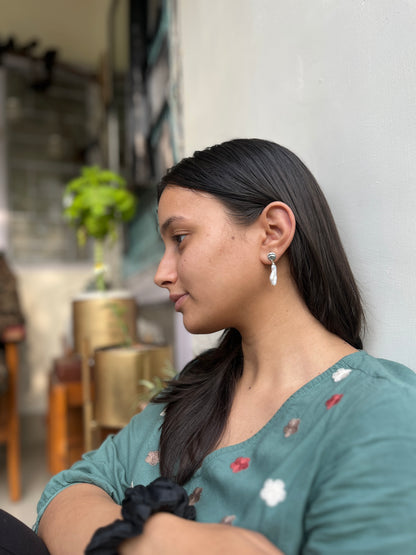 The short Biwa Pearl Earrings