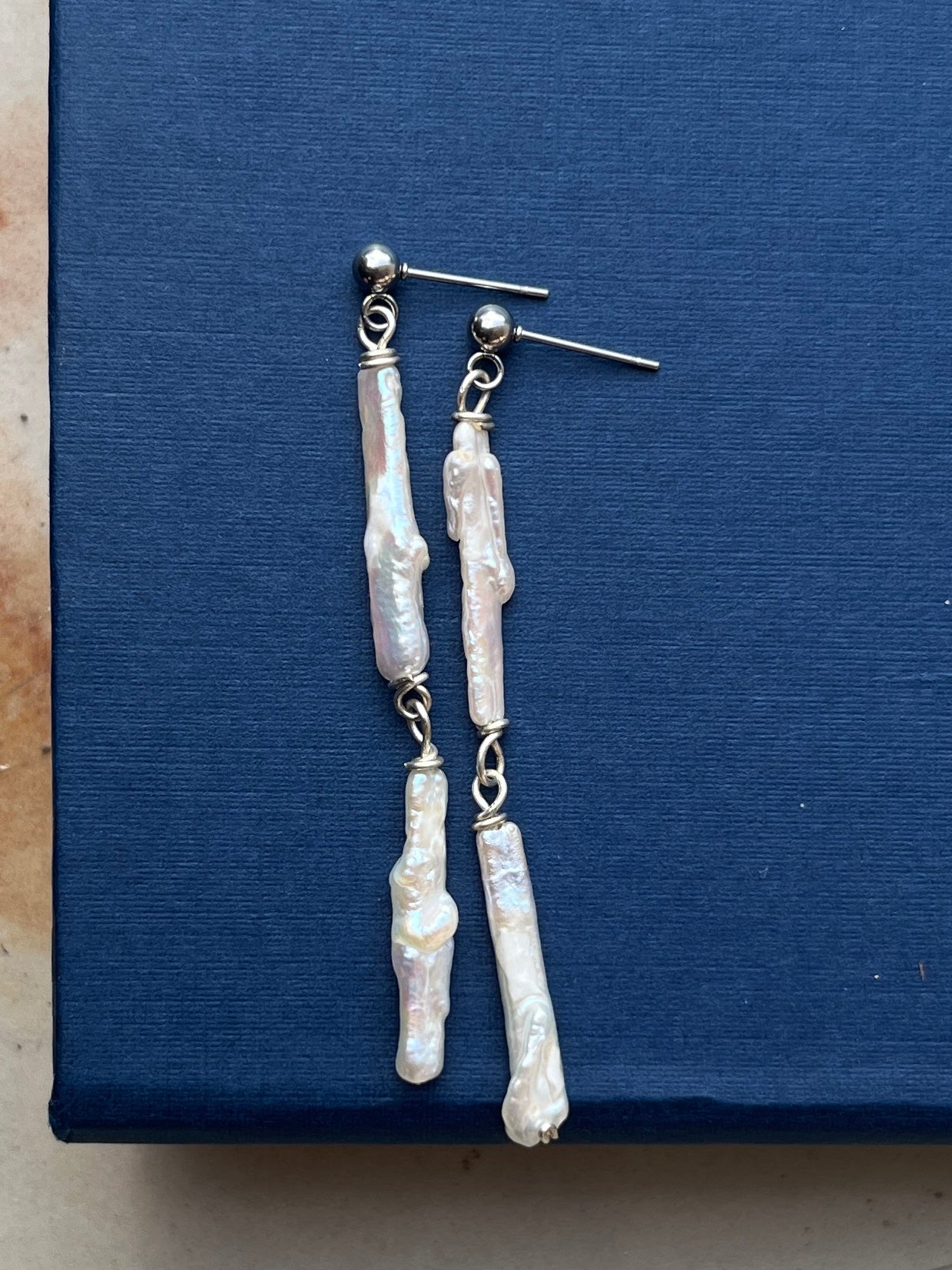 The long Biwa Pearl Earrings