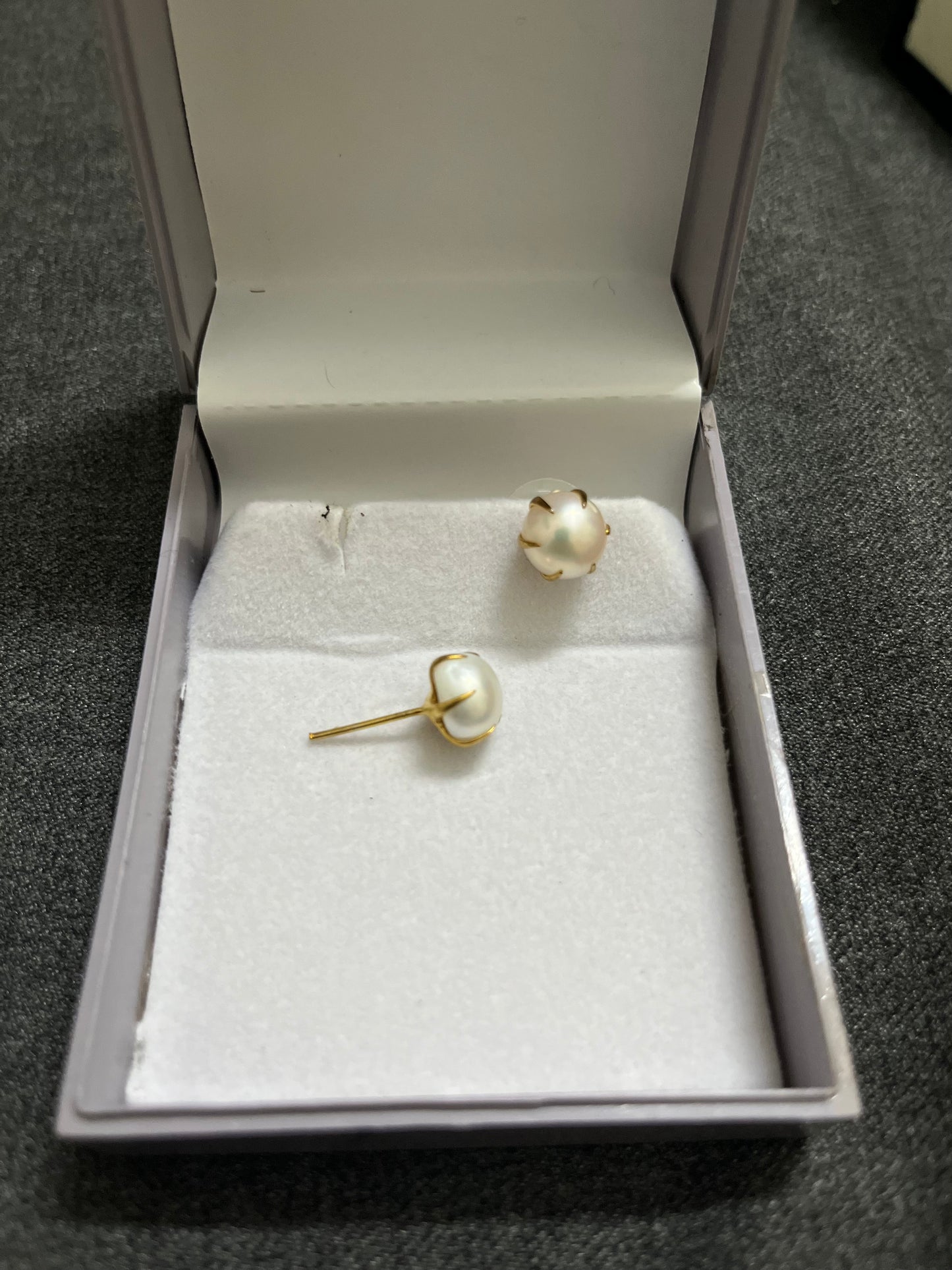 Flower Freshwater pearl stud earring