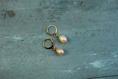 Pink Oval Pearl loop earring