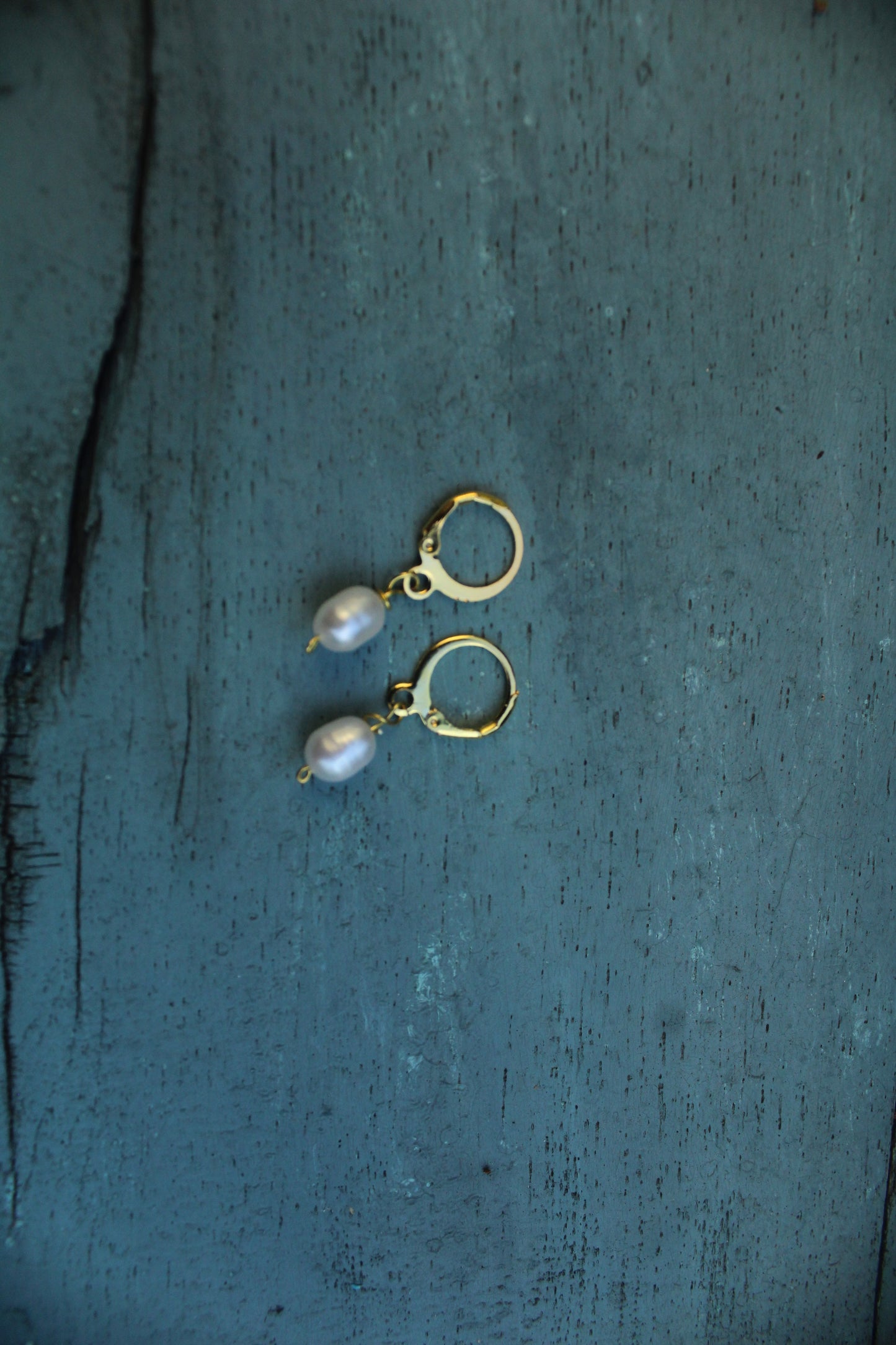 White Oval Pearl loop earring