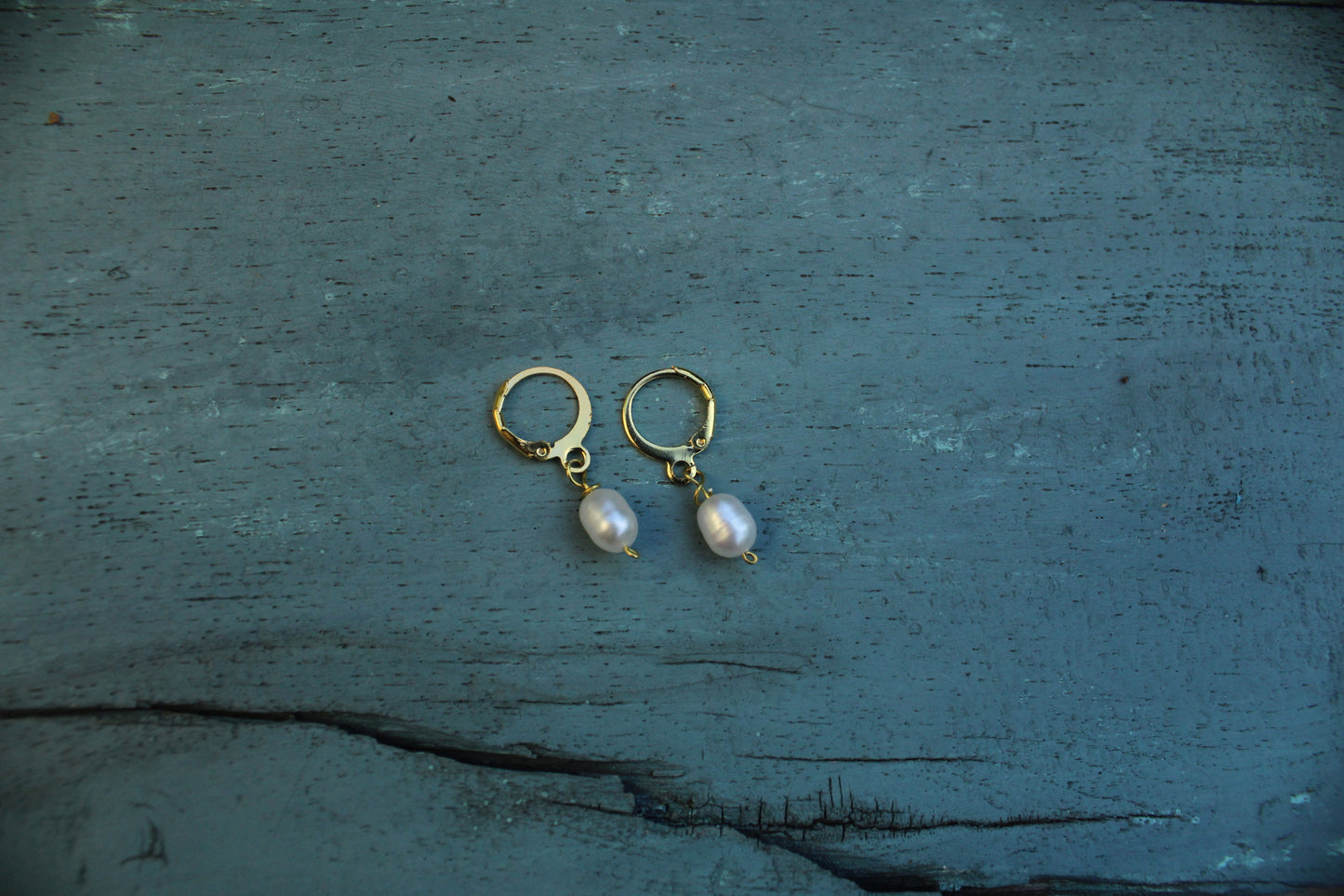 White Oval Pearl loop earring