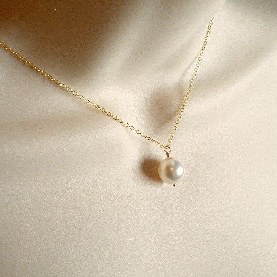 Single Pearl Drop Necklace