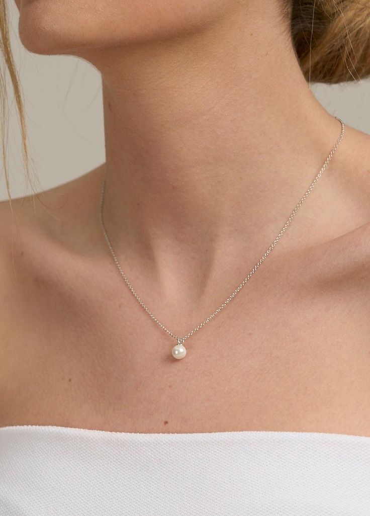 Single Pearl Drop Necklace